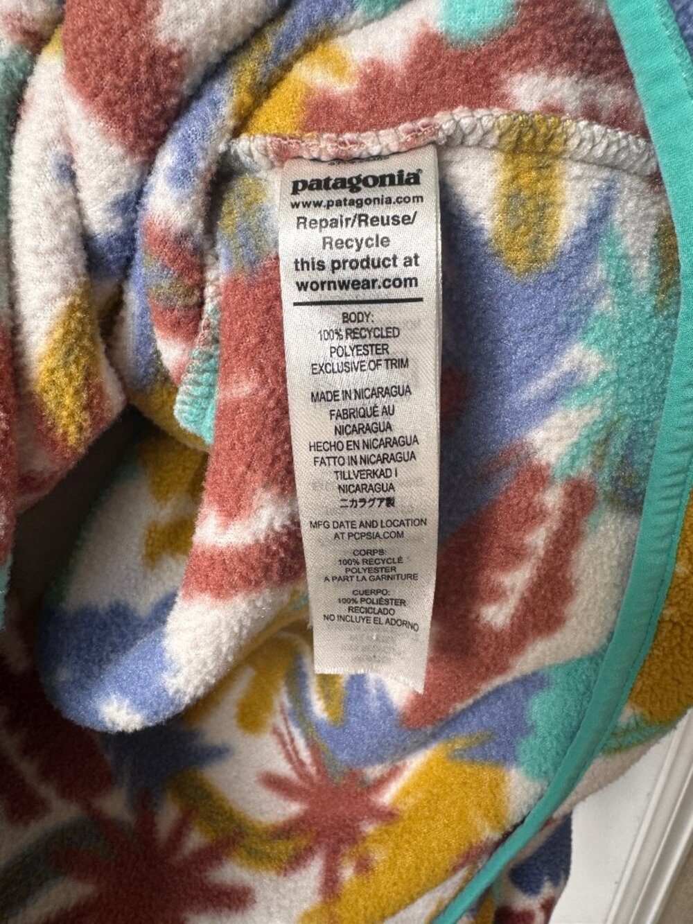 Patagonia Women's Large "Synchilla" Fleece Quarter-Snap Pullover Tropical Print - Picture 3 of 4